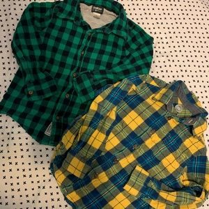 GUC thick flannel shirts set of 2 💚💛💙